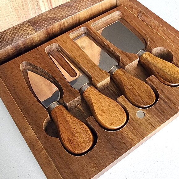NEW La Cuisine Acacia Wood Cheese Board with Serving Set - Picture 4 of 9